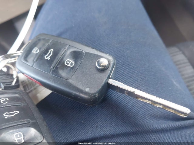 Volkswagen Tiguan S