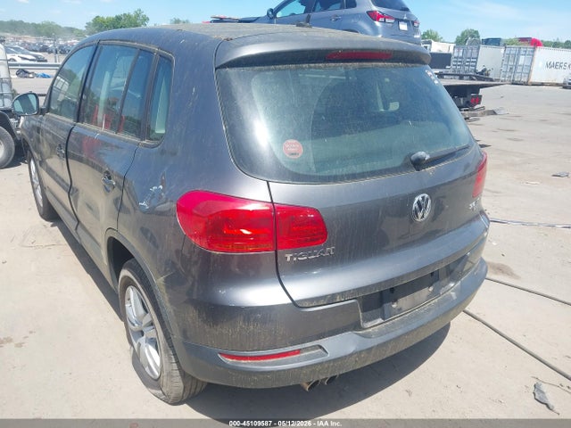 Volkswagen Tiguan S
