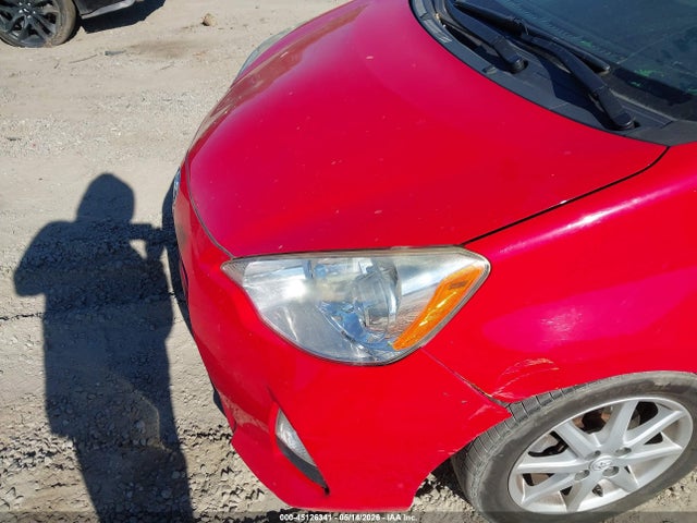 Toyota Prius c Three