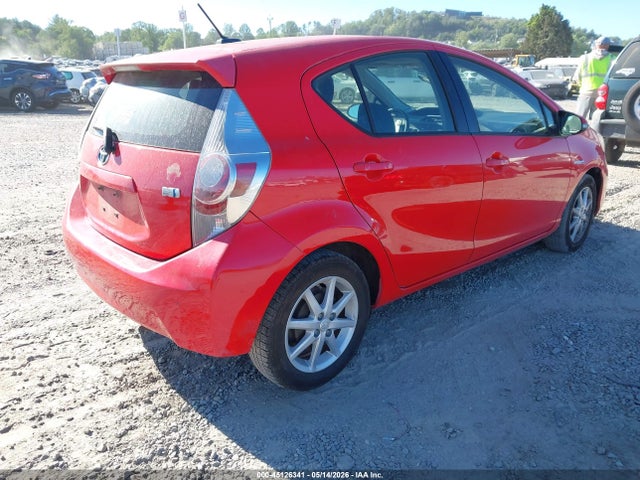 Toyota Prius c Three
