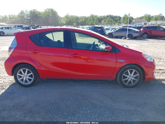 Toyota Prius c Three