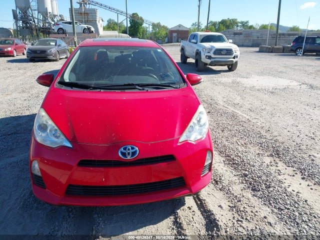 Toyota Prius c Three