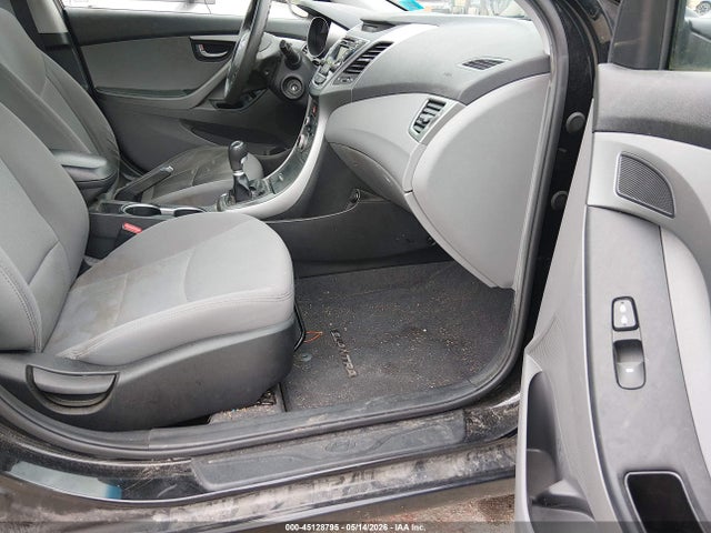 Hyundai ELANTRA Se