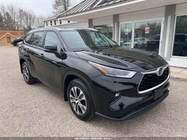 Salvage Toyota Highlander Image