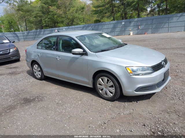 Salvage Volkswagen Jetta Image