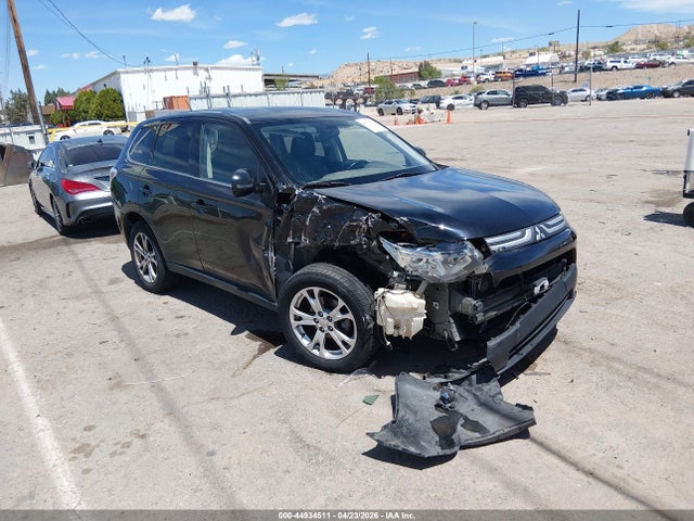 Salvage Mitsubishi Outlander Image