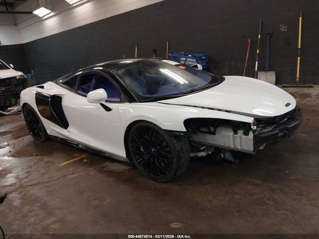 Salvage McLaren GT Image