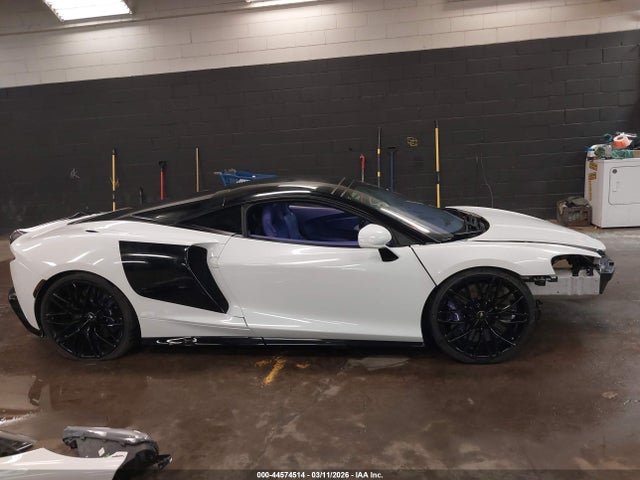 McLaren GT Coupe