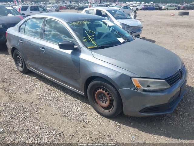 Salvage Volkswagen Jetta Image