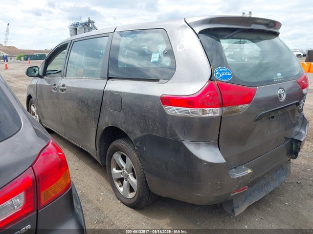 Toyota Sienna L V6 7 Passenger