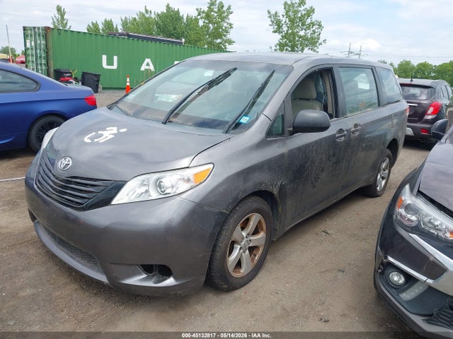 Toyota Sienna L V6 7 Passenger