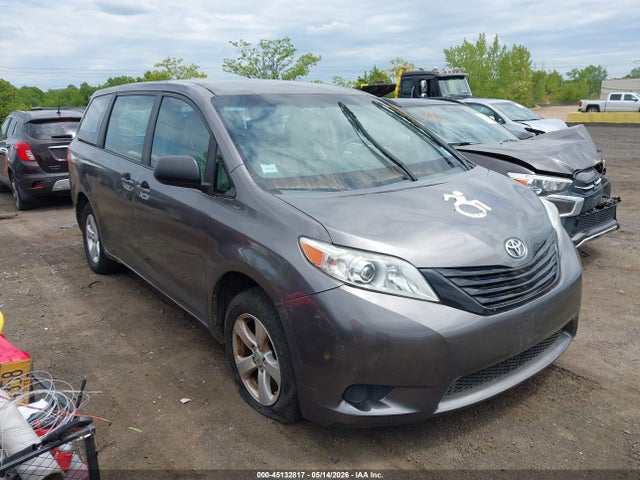 Toyota Sienna L V6 7 Passenger