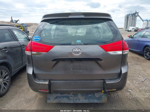 Toyota Sienna L V6 7 Passenger