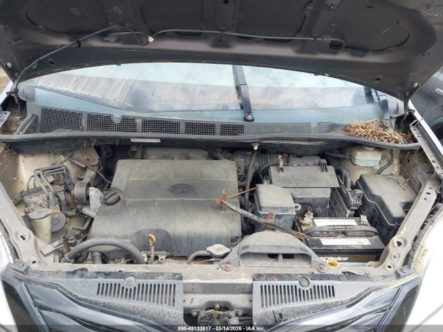 Toyota Sienna L V6 7 Passenger