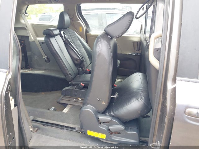 Toyota Sienna L V6 7 Passenger