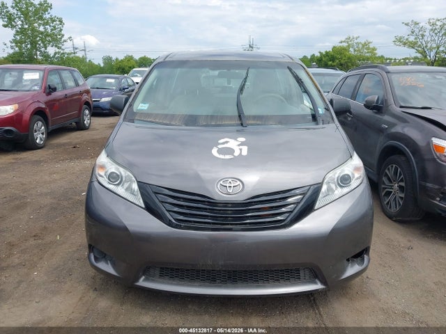 Toyota Sienna L V6 7 Passenger