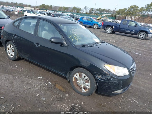 Salvage Hyundai ELANTRA Image