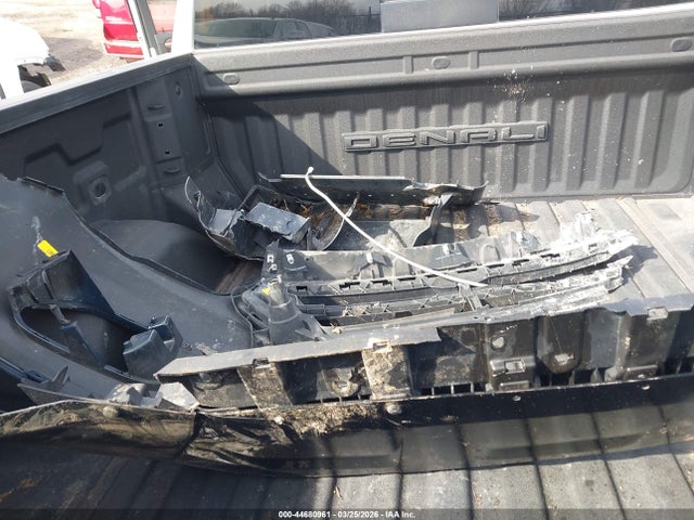 GMC Sierra 1500 4wd  Short Box Denali Ultimate