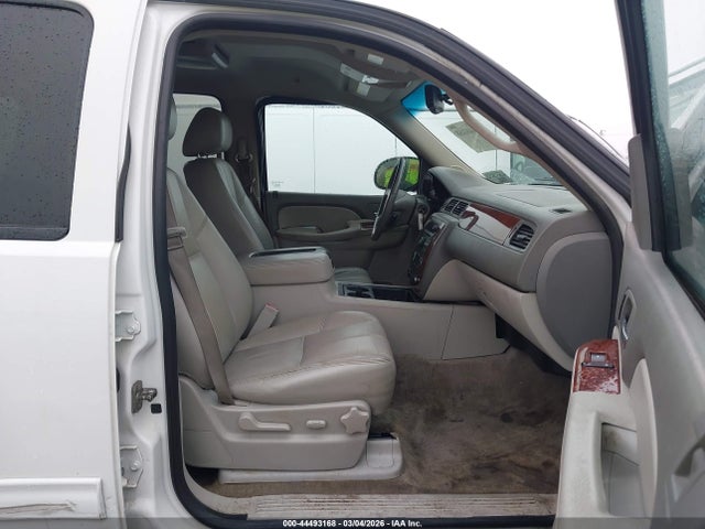 Chevrolet Suburban 1500 Lt