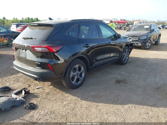 Ford Escape St-line