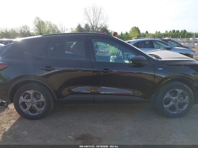Ford Escape St-line
