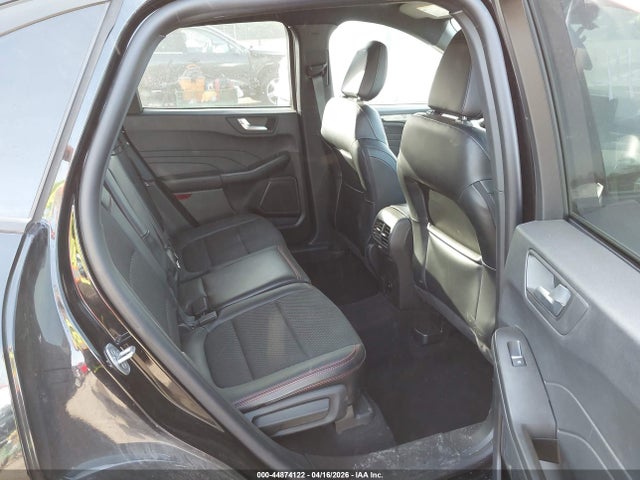 Ford Escape St-line