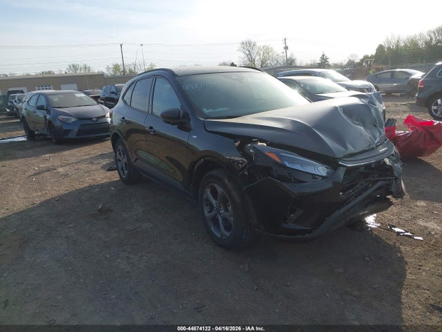 Salvage Ford Escape Image