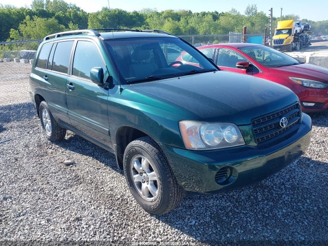 Salvage Toyota Highlander Image