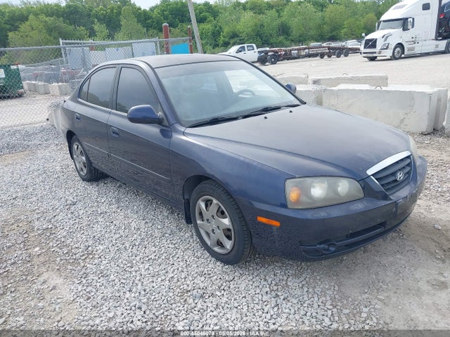 Salvage Hyundai ELANTRA Image