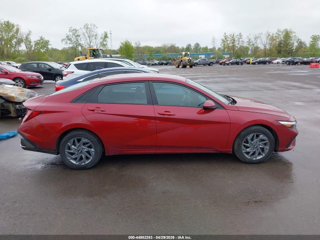 Hyundai ELANTRA Sel