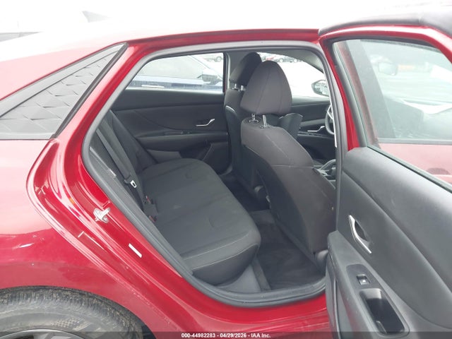 Hyundai ELANTRA Sel