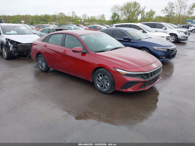 Salvage Hyundai ELANTRA Image