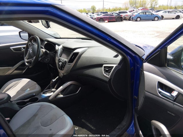 Hyundai VELOSTER