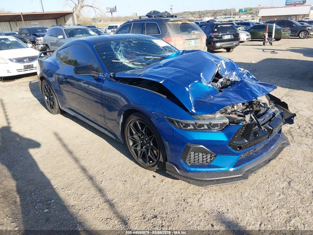 Salvage Ford Mustang Image