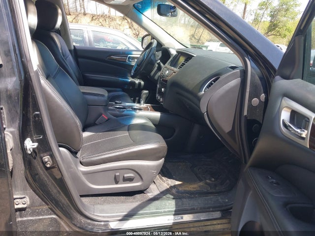 Nissan Pathfinder Platinum