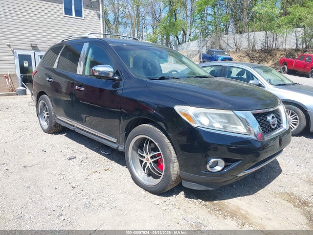 Salvage Nissan Pathfinder Image