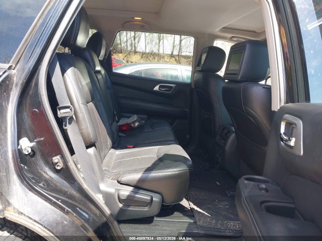 Nissan Pathfinder Platinum