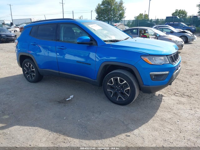Salvage Jeep Compass Image