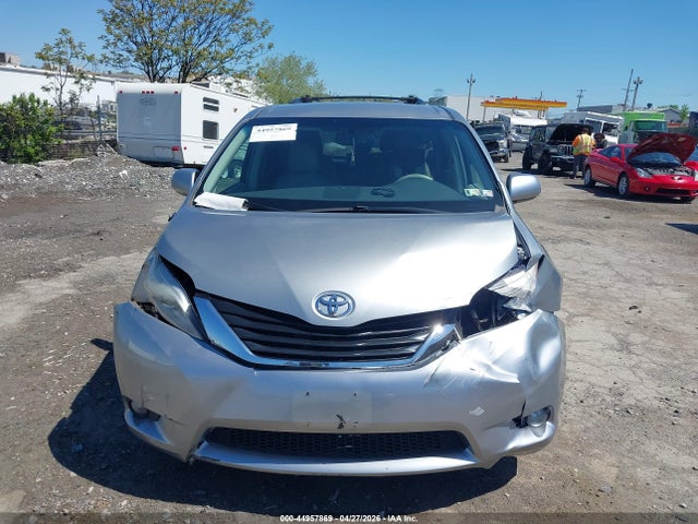 Toyota Sienna Le V6 8 Passenger
