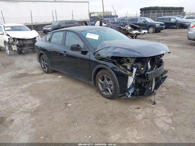 Salvage Kia K4 Image