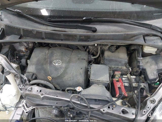 Toyota Sienna Le