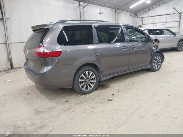 Toyota Sienna Le