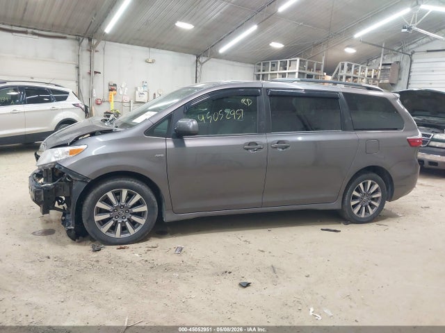 Toyota Sienna Le