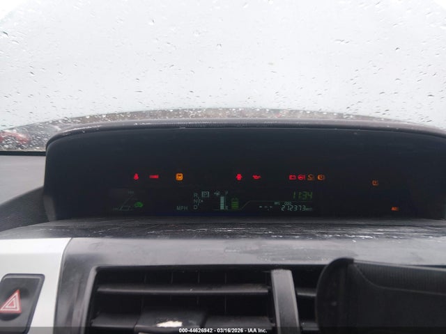 Toyota Prius v Three