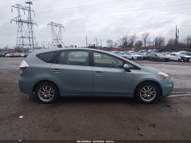 Toyota Prius v Three
