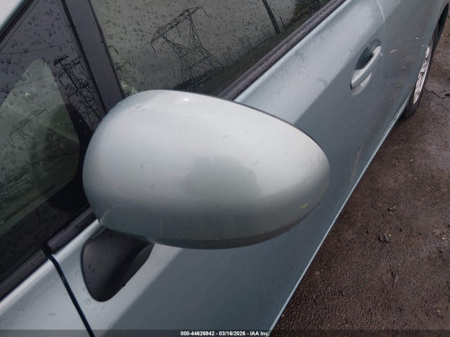 Toyota Prius v Three