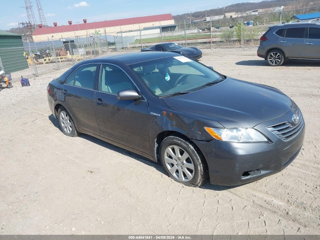 Salvage Toyota Camry Image