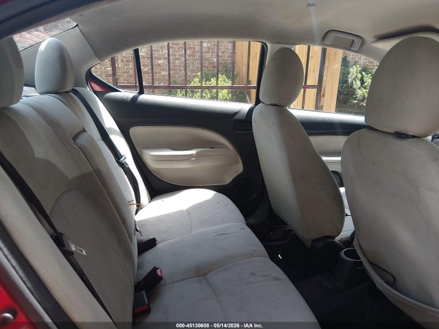 Mitsubishi Mirage Es