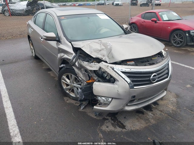 Salvage Nissan Altima Image