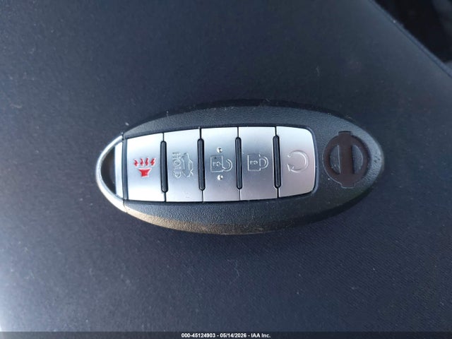 Nissan Pathfinder S